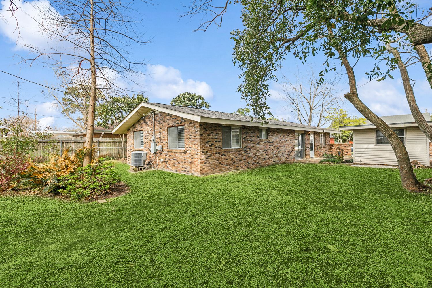 836 Holt Place